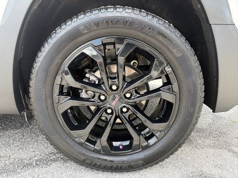 Used 2022 GMC Terrain SLE w/ Driver Convenience Package FWD image 20
