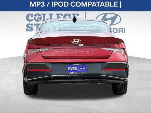 Used 2024 Hyundai Elantra SEL w/ Convenience Package FWD image 7