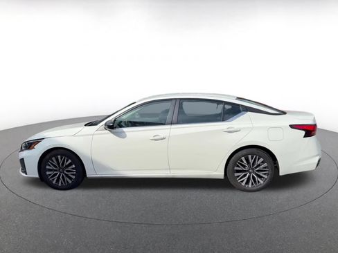 Used 2026 Nissan Altima 2.5 SV FWD image 8