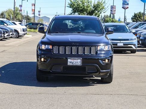 Used 2020 Jeep Grand Cherokee Altitude AWD/4WD image 7