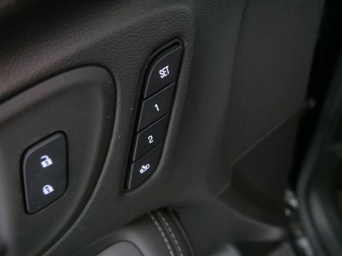 Used 2023 Buick Encore GX Essence w/ Experience Buick Package AWD/4WD image 18
