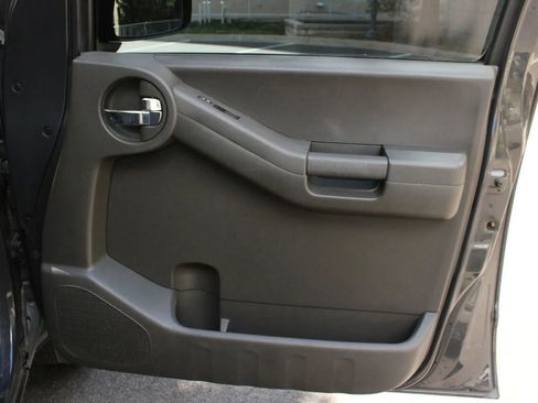 Used 2012 Nissan Xterra PRO-4X w/ Pro-4x Leather Pkg AWD/4WD image 26