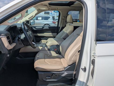 Used 2022 Ford Expedition Max Limited image 7