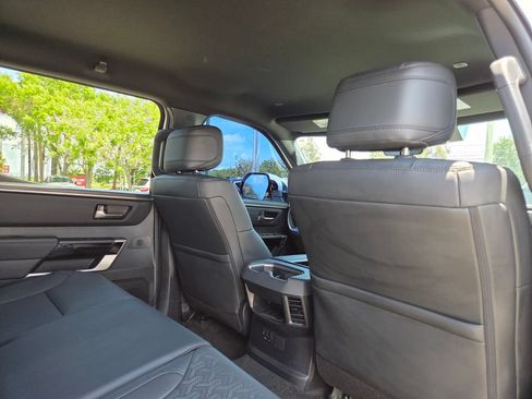 Used 2025 Toyota Tundra Limited AWD/4WD image 13