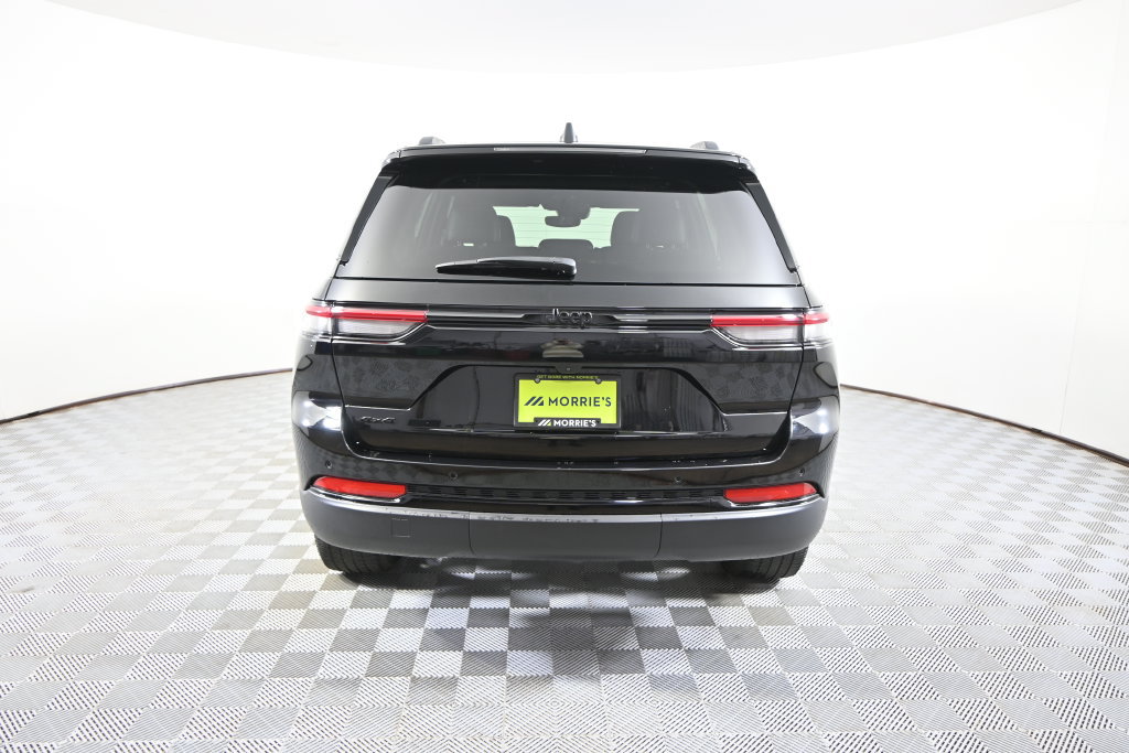 Used 2023 Jeep Grand Cherokee Altitude AWD/4WD image 5