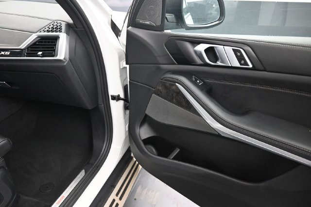 Used 2024 BMW X5 xDrive40i AWD/4WD image 29