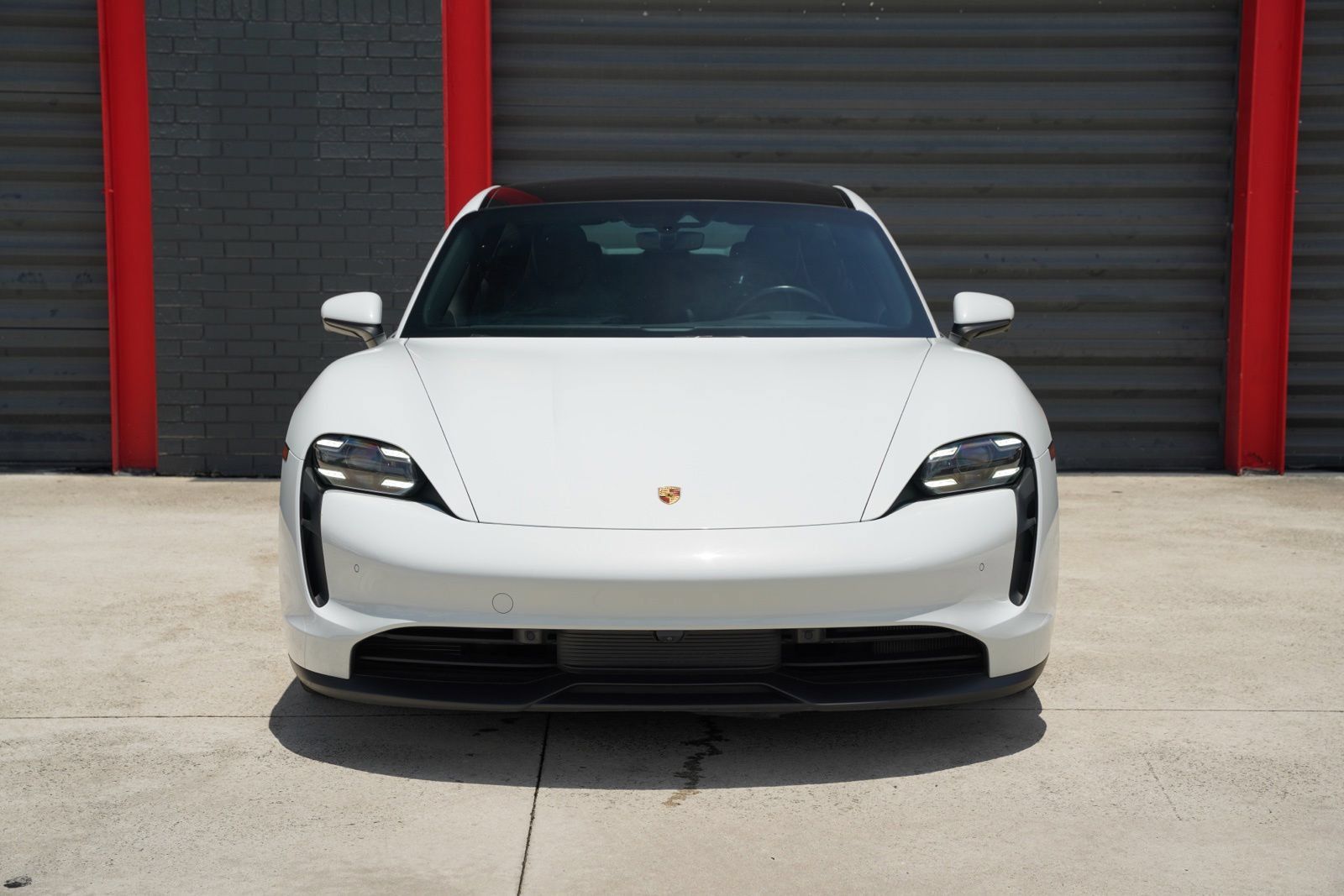 Used 2022 Porsche Taycan 4S AWD/4WD image 2