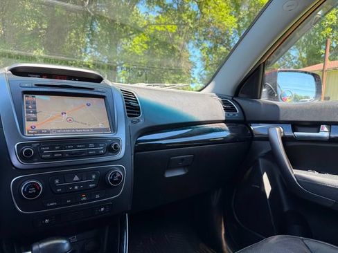Used 2014 Kia Sorento LX w/ Touring Package (LX) FWD image 11