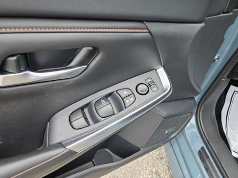 Used 2024 Nissan Sentra SR w/ SR Premium Package image 15