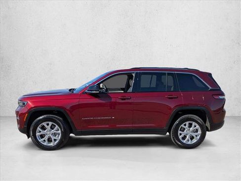 Used 2023 Jeep Grand Cherokee Limited w/ Luxury Tech Group II AWD/4WD image 10