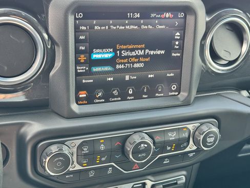 Used 2023 Jeep Wrangler Unlimited Sahara AWD/4WD image 22