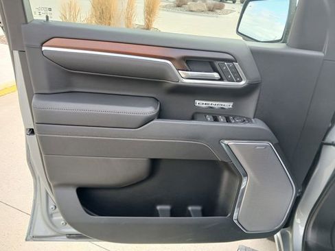 Used 2025 GMC Sierra 1500 Denali w/ Denali Reserve Package image 11
