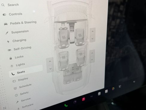 Used 2023 Tesla Model X image 30