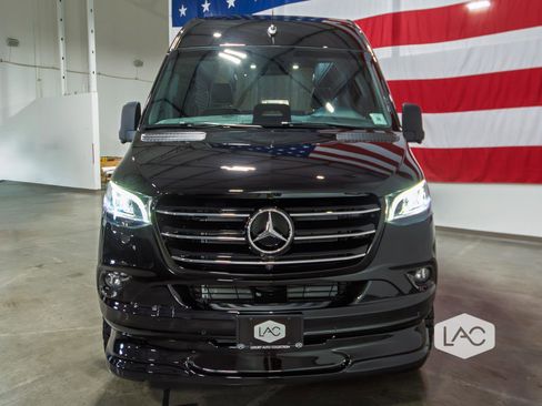 Used 2025 Mercedes-Benz Sprinter 2500 image 19