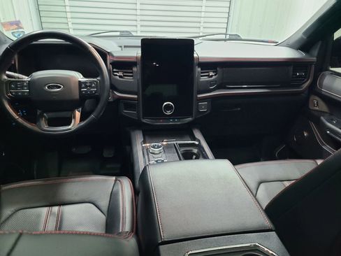 Used 2022 Ford Expedition Max Limited image 2