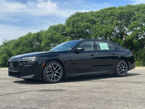 New 2026 BMW 750e xDrive w/ Executive Package AWD/4WD image 3