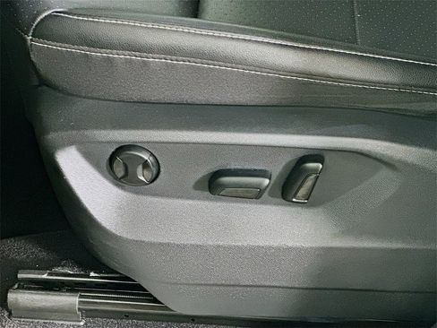 Used 2021 Volkswagen Atlas SE image 22