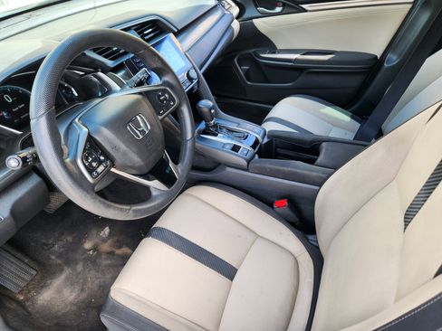 Used 2019 Honda Civic EX image 10