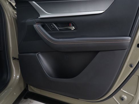 Certified 2025 MAZDA CX-70 Plug-In Hybrid w/ Premium Pkg image 9