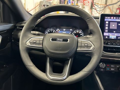 Certified 2023 Jeep Compass Latitude w/ Convenience Group AWD/4WD image 19