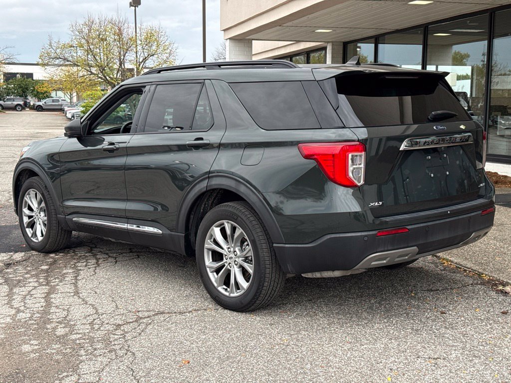 Used 2022 Ford Explorer XLT w/ Equipment Group 202A AWD/4WD image 11