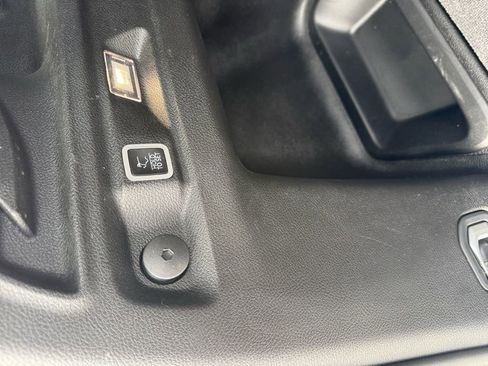 Used 2022 Jeep Grand Cherokee L Laredo image 16