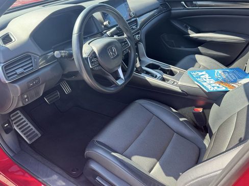 Used 2018 Honda Accord Sport image 11