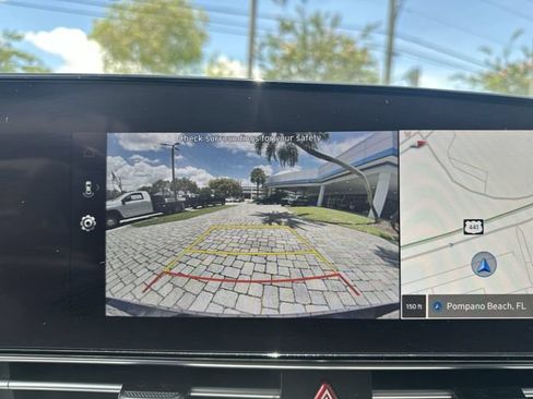 Used 2025 Hyundai Elantra SEL FWD image 24