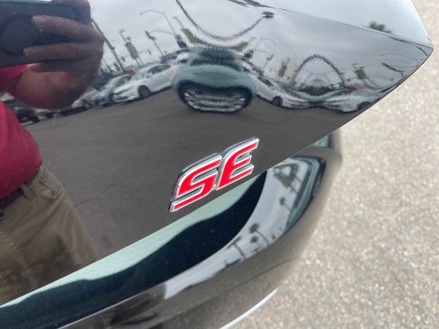 Used 2022 Toyota Corolla Hatchback image 9