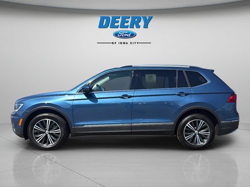 Used 2018 Volkswagen Tiguan SEL AWD/4WD image 2