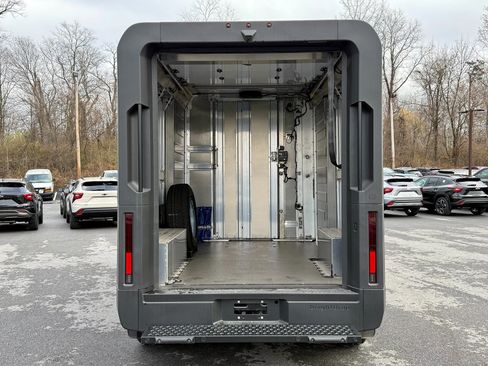 New 2025 Chevrolet Brightdrop 400 w/ Battery Pack, Max Range image 10