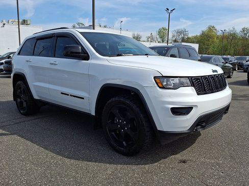 Used 2019 Jeep Grand Cherokee Laredo image 6