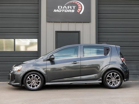 Used 2017 Chevrolet Sonic LT w/ Fun and Sun Package FWD image 4