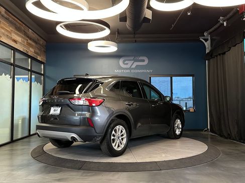 Used 2020 Ford Escape SE AWD/4WD image 3
