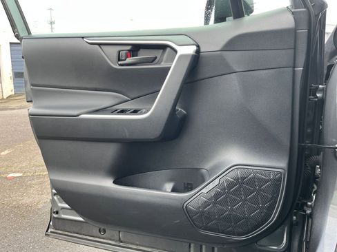 Used 2025 Toyota RAV4 LE image 20