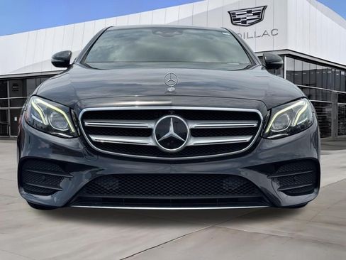 Used 2018 Mercedes-Benz E 400 4MATIC Sedan image 3
