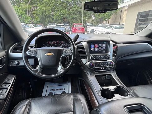 Used 2018 Chevrolet Suburban LT RWD image 11