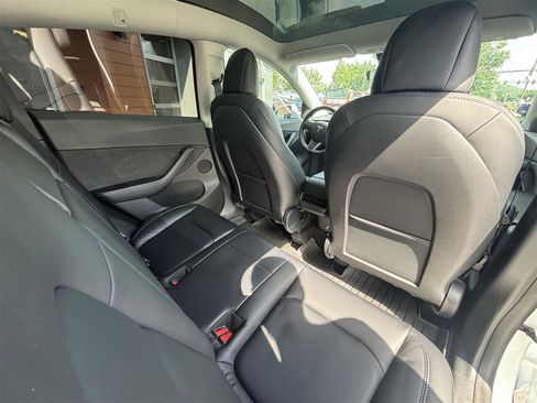 Used 2022 Tesla Model Y Performance AWD/4WD image 17