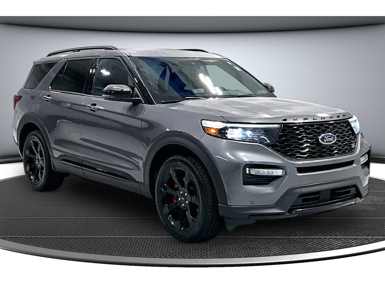 Used 2024 Ford Explorer ST w/ Equipment Group 401A AWD/4WD image 2