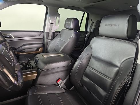 Used 2019 GMC Yukon Denali w/ Denali Ultimate Package image 16