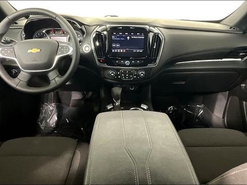 Used 2023 Chevrolet Traverse LT image 15