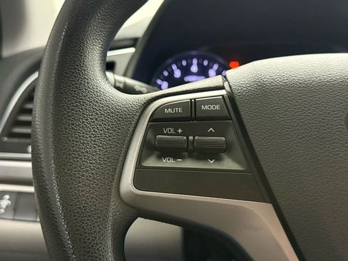 Used 2017 Hyundai Elantra SE FWD image 20