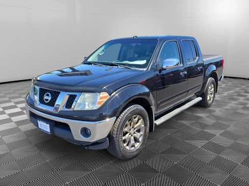 Used 2014 Nissan Frontier SL w/ SL Moonroof Package AWD/4WD image 3