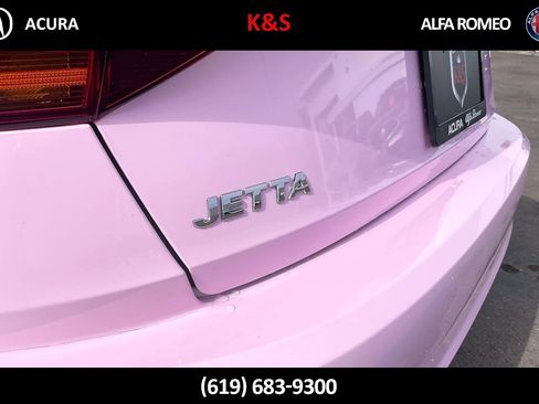 Used 2019 Volkswagen Jetta SEL w/ Cold Weather Package FWD image 7