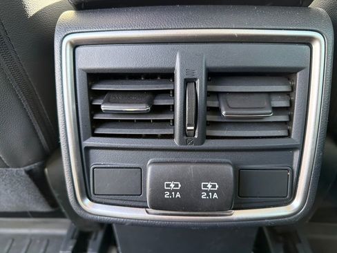 Certified 2022 Subaru Forester Limited image 25