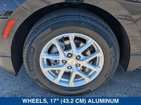 Used 2023 Chevrolet Equinox LS FWD image 9
