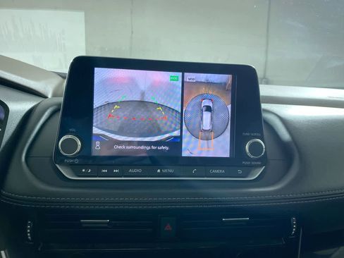 Used 2023 Nissan Rogue SL image 19