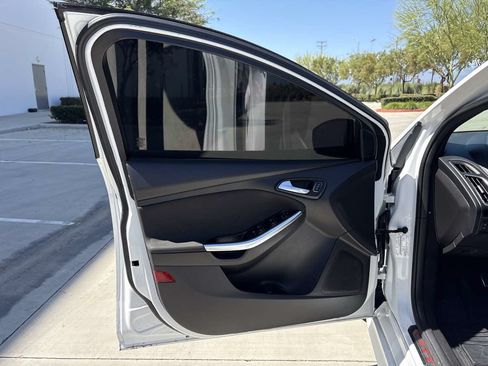 Used 2018 Ford Focus ST FWD image 18