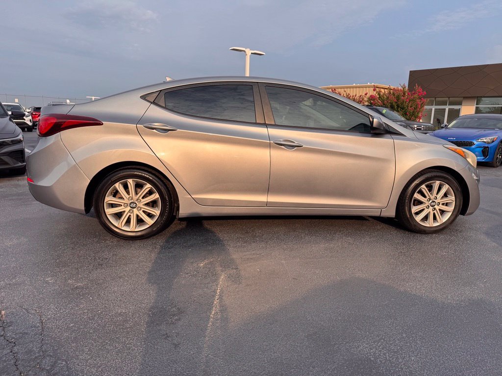Used 2014 Hyundai Elantra SE w/ Option Group 02 FWD image 6