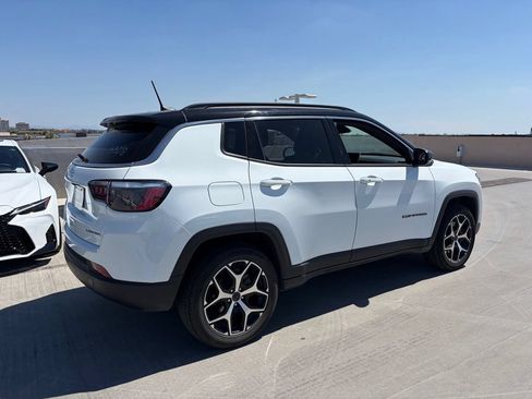 Used 2025 Jeep Compass Limited AWD/4WD image 2